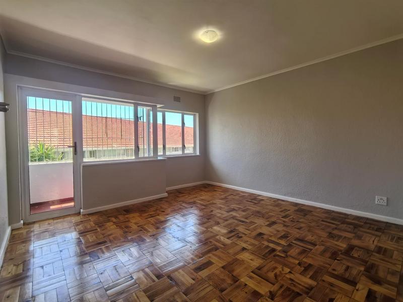 1 Bedroom Property for Sale in Vredehoek Western Cape